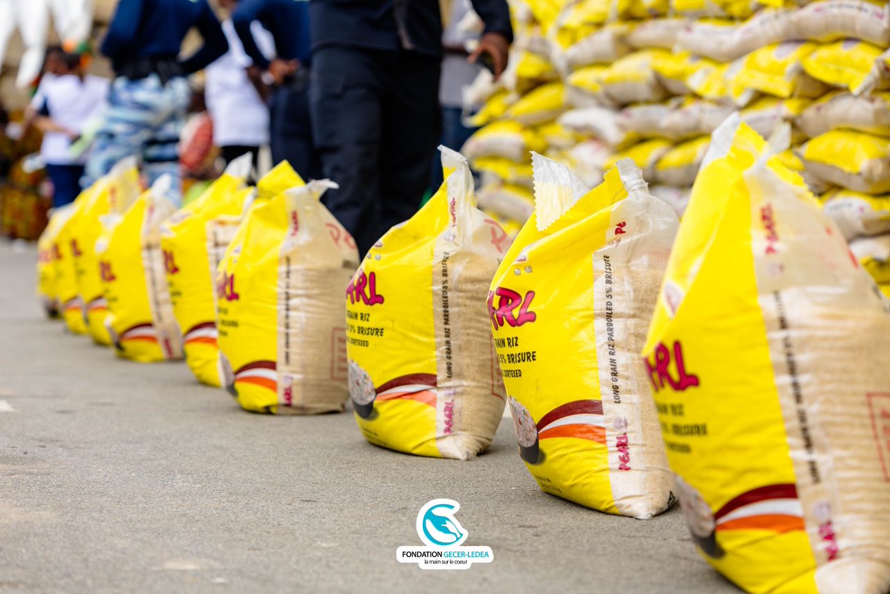 Image 3 - R𝐞𝐦𝐢𝐬𝐞 𝐝𝐞 𝐯𝐢𝐯𝐫𝐞𝐬 𝐚𝐮 𝐩𝐫𝐨𝐟𝐢𝐭 𝐝𝐞 𝟒 𝟎𝟎𝟎 𝐦𝐞́𝐧𝐚𝐠𝐞𝐬 𝐯𝐮𝐥𝐧𝐞́𝐫𝐚𝐛𝐥𝐞𝐬 𝐝𝐞 𝐥𝐚 𝐜𝐨𝐦𝐦𝐮𝐧𝐞 𝐝’𝐀𝐛𝐨𝐛𝐨