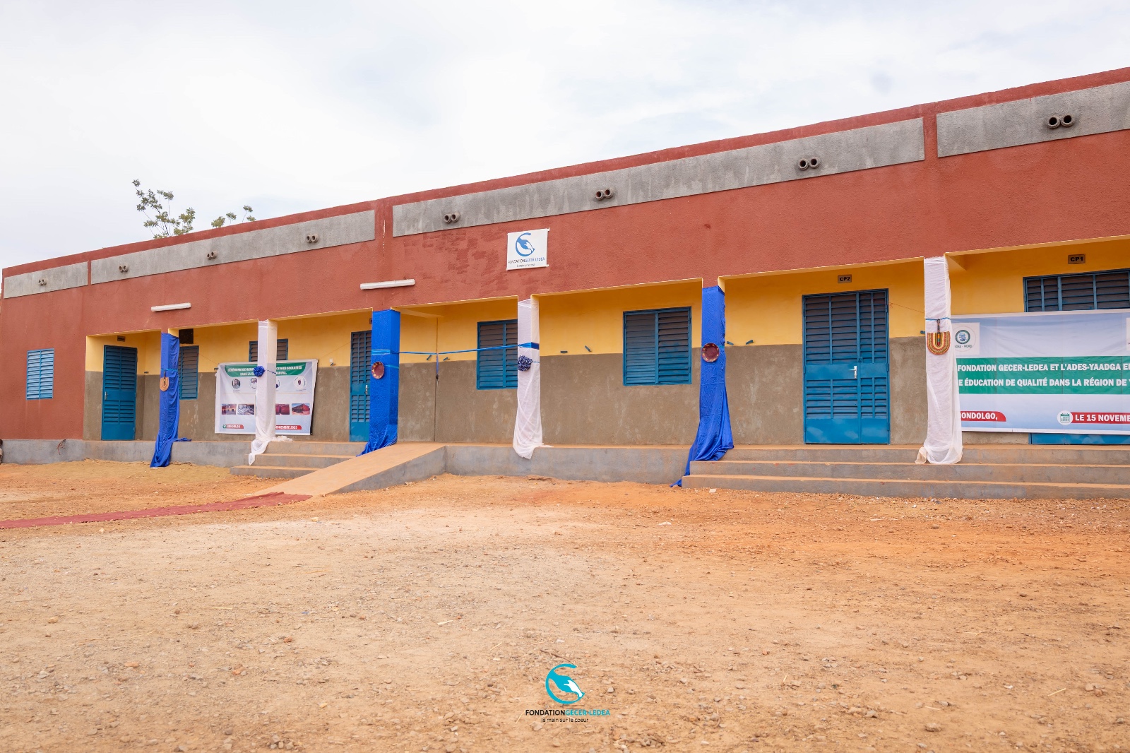 Image 4 - La cérémonie officielle de remise des clés des nouvelles infrastructures scolaires de Gondologo, Souly et Saye