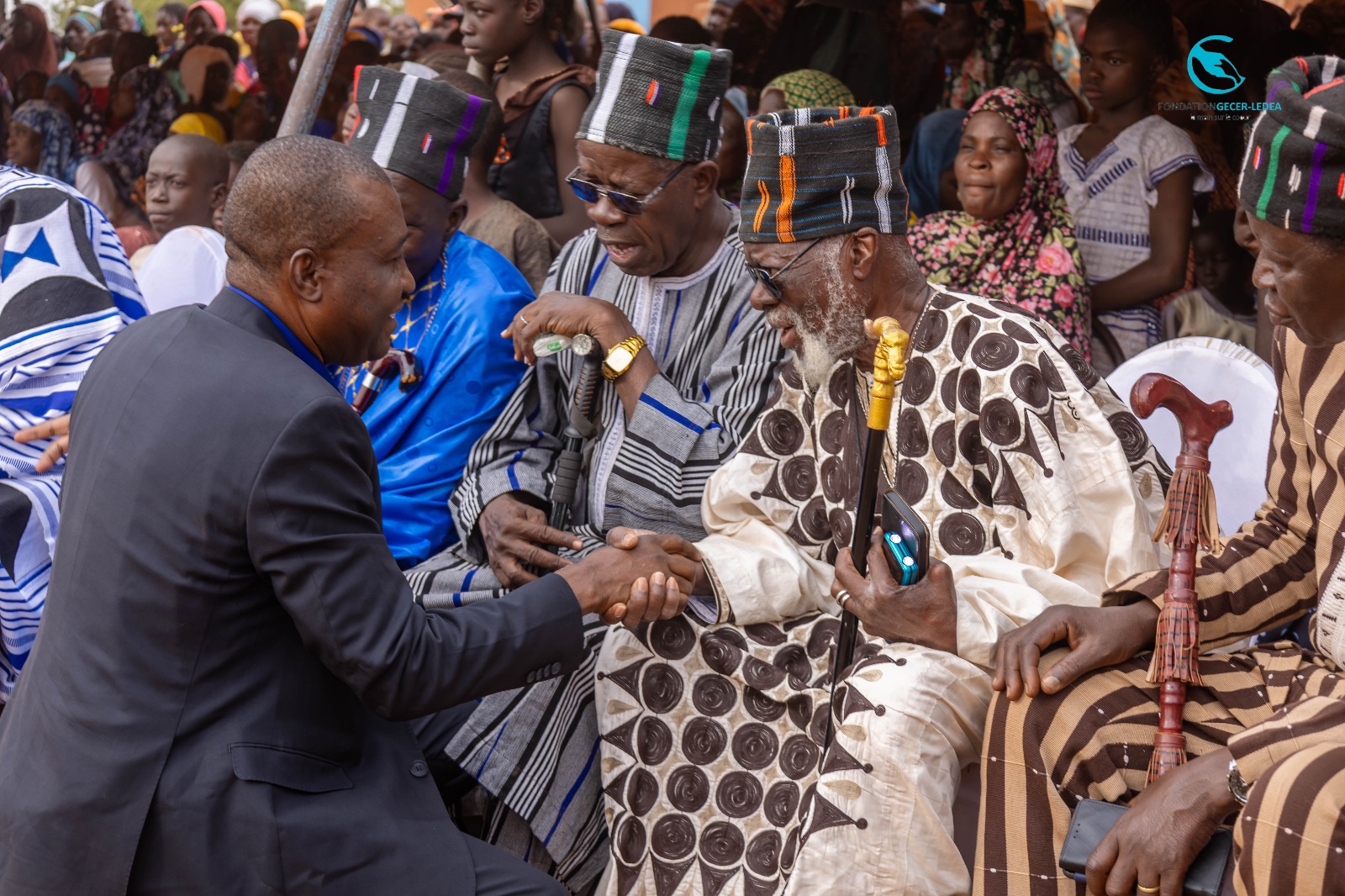 Image 2 - La cérémonie officielle de remise des clés des nouvelles infrastructures scolaires de Gondologo, Souly et Saye