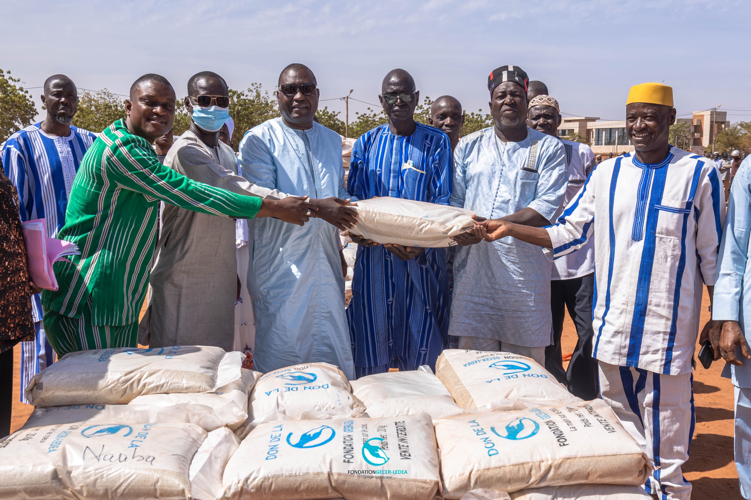 Image 2 - Distribution de 50 tonnes de vivres à plusieurs milliers de familles vulnérables.